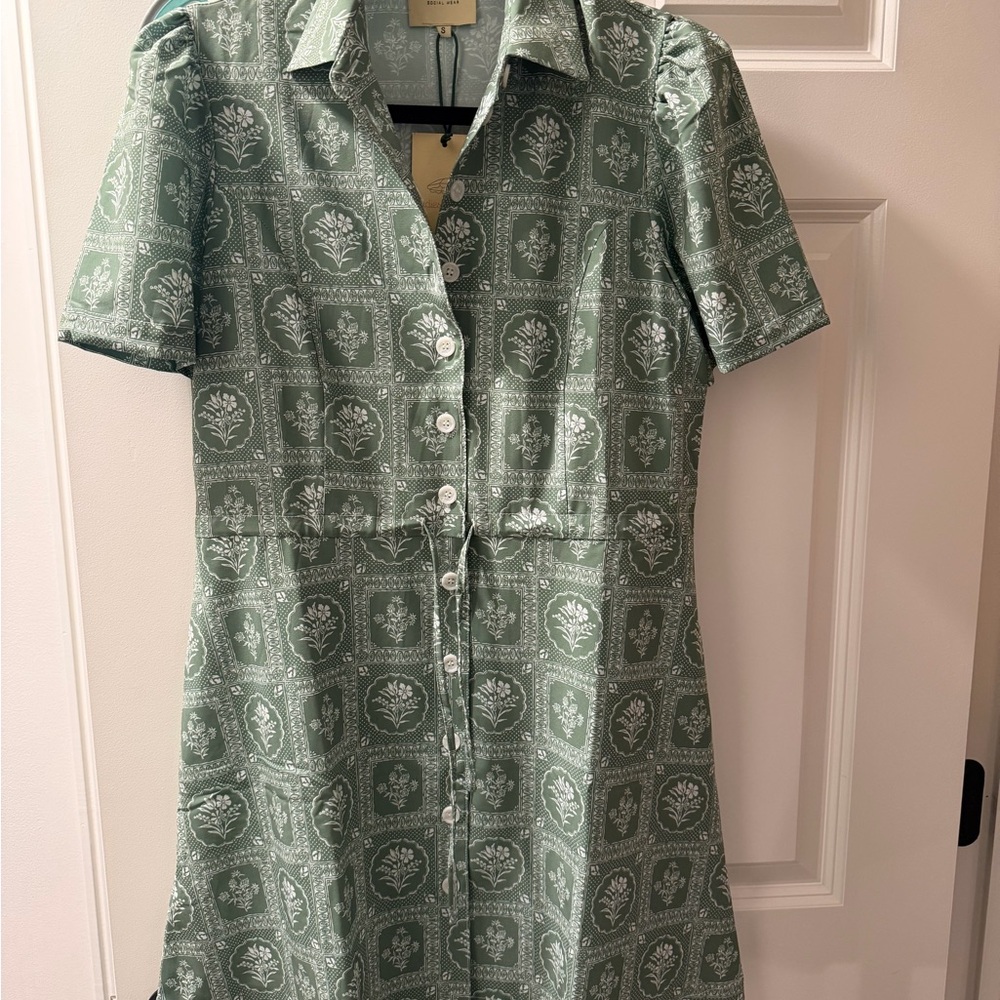 Elegant Byrdie Golf Green Floral Midi Dress with shorts set